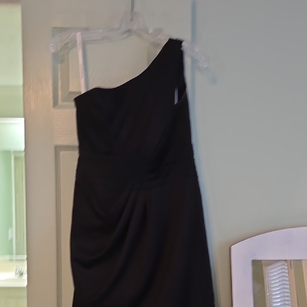 Elegant Black One-Shoulder Dress
